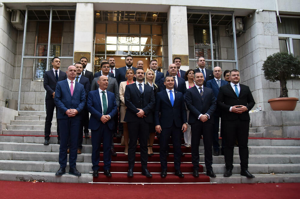 Izabrana Vlade Crne Gore, Spajić premijer