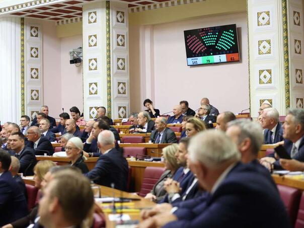 Izabrani novi ustavni suci Hrvatske, prisegnuli pred Milanovićem