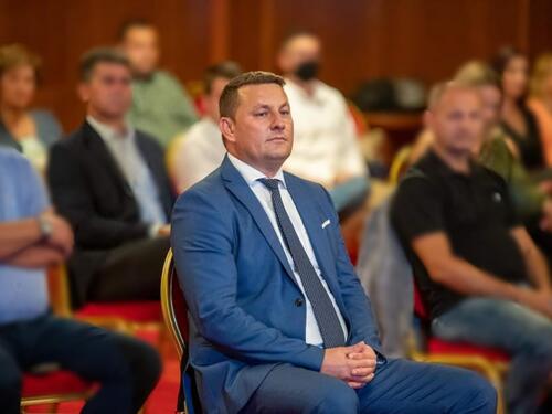 Izabrano novo rukovodstvo i članovi Predsjedništva SDBiH