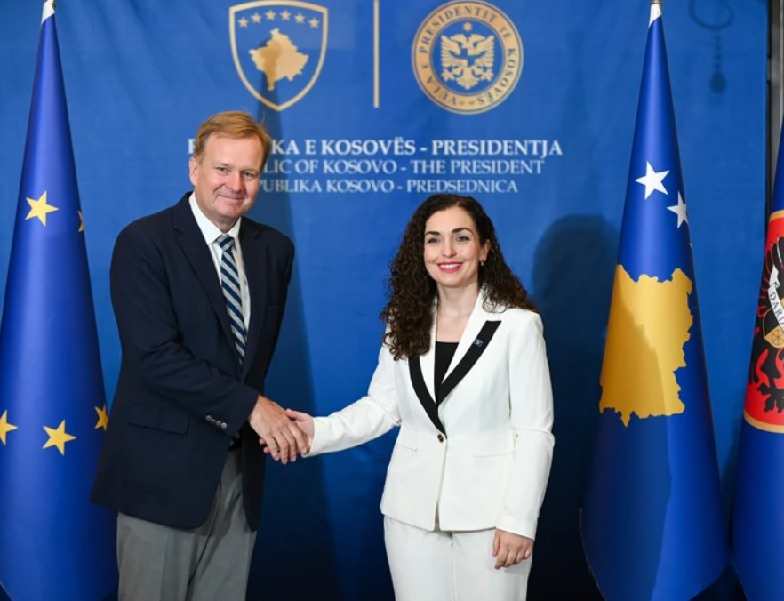 Izaslanik EU Peter Sorensen na Kosovu, razgovarao s Osmani i Kurtijem