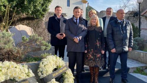 Izaslanstvo Vlade F BiH povodom Hanuke posjetilo nekadašnju sinagogu u Mostaru