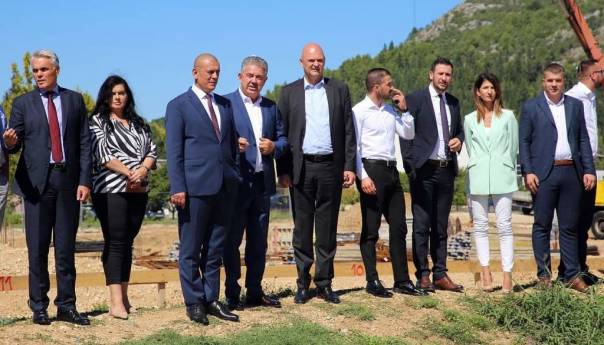 Izaslanstvo Vlade HNK posjetilo Stolac i Neum