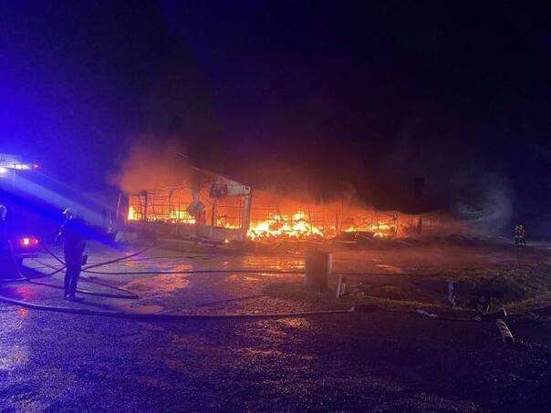 Izbio požar na pijaci Arizona, sumnja se da je podmetnut