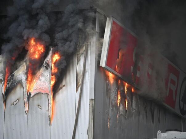 Izbio veliki požar u Sparu u Sloveniji