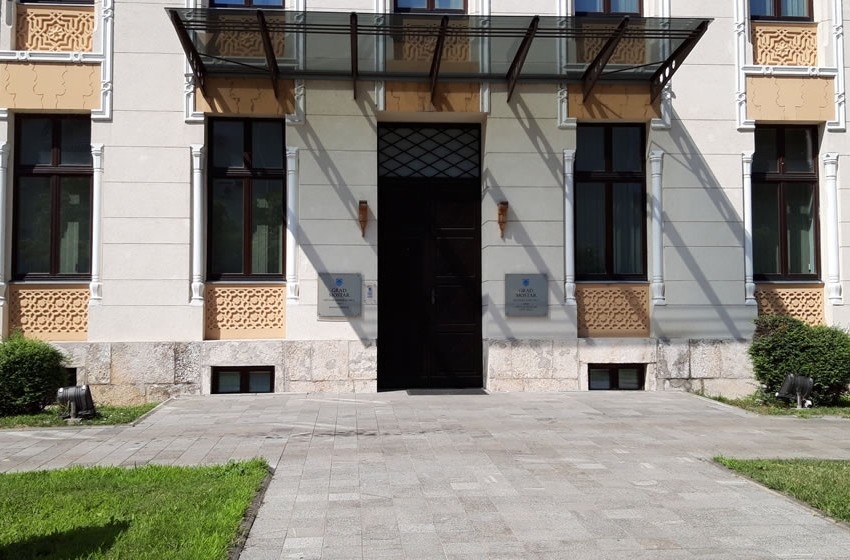 Izbor gradonačelnika Mostara novinari neće pratiti uživo, novinarska sala rezervisana za vjenčanje