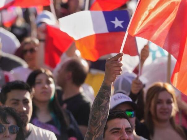 Izbori u Čileu: Građani biraju između naciste i komunistice