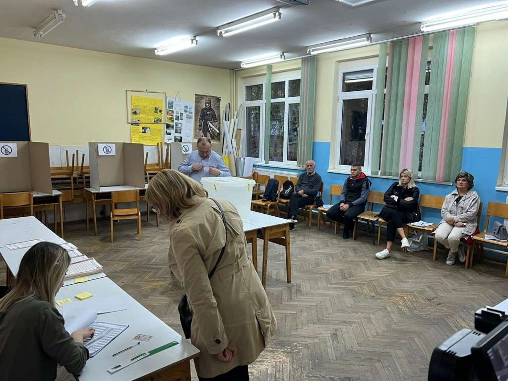 Izborni dan u Unsko-sanskom kantonu počeo bez većih problema