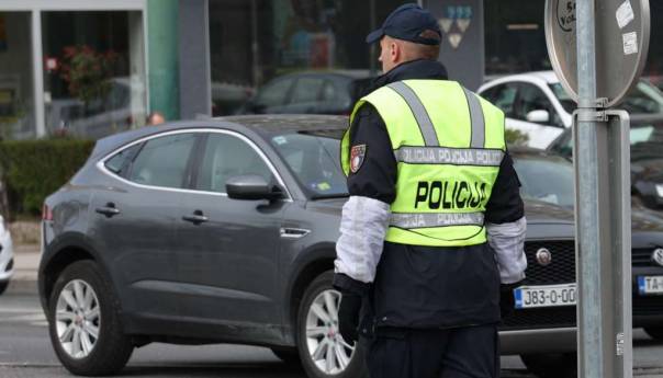 1.103 prekršajna naloga vozačima zbog parkiranja na mjestima označenim za invalide