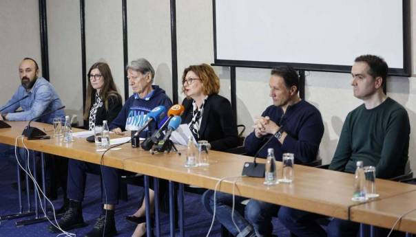 Izdavači i knjižari iz KS traže poništavanje tendera za nabavku udžbenika za osnovnu školu