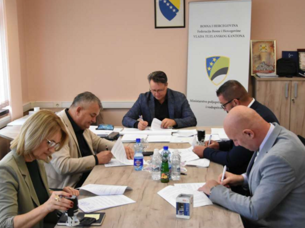 Izdvojeno 843.000 KM za rješavanje problema vodosnabdijevanja u tri lokalne zajednice u TK