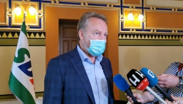 Izetbegović: BiH ide ka NATO-u sviđalo se to ambasadoru Rusije ili ne