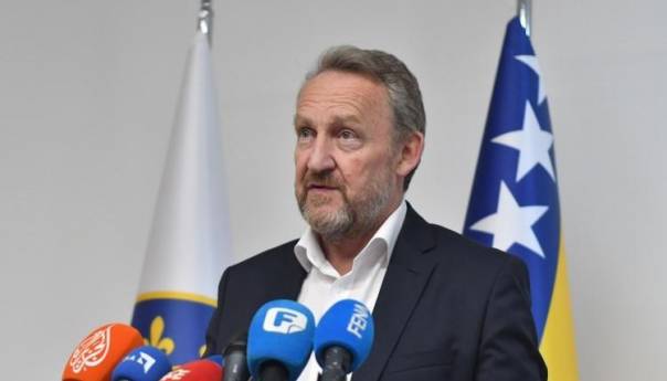 Izetbegović čestitao bh. košarkašicama na historijskom uspjehu