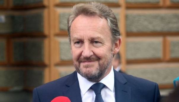 Bakir Izetbegović čestitao Hanuku