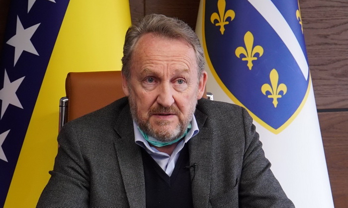 Izetbegović čestitao pravoslavni Božić