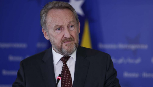 Izetbegović - Duboko sam potresen i uznemiren zbog terorističkog napada u Istanbulu