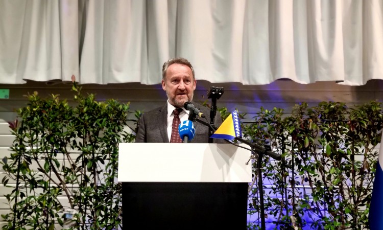 Izetbegović HDZ-u: Kompromis ili neće dobiti ništa