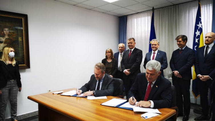 Izetbegović i Čović potpisali Sporazum o izborima u Mostaru