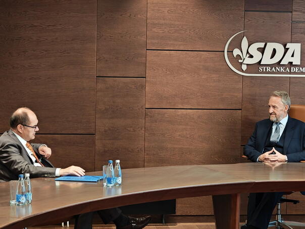 Izetbegović i Schmidt: Srebrenica treba dobiti poseban tretman u Izbornom zakonu