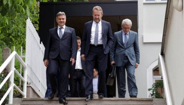 Izetbegović i Zvizdić pozvali HDZ: Potpišite pismo MMF-u