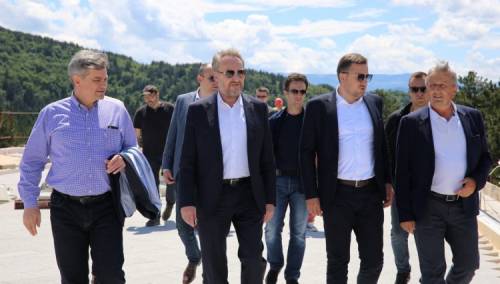 Izetbegović i Zvizdić u pratnji Skake obišli gradilište novog objekta Vidikovac