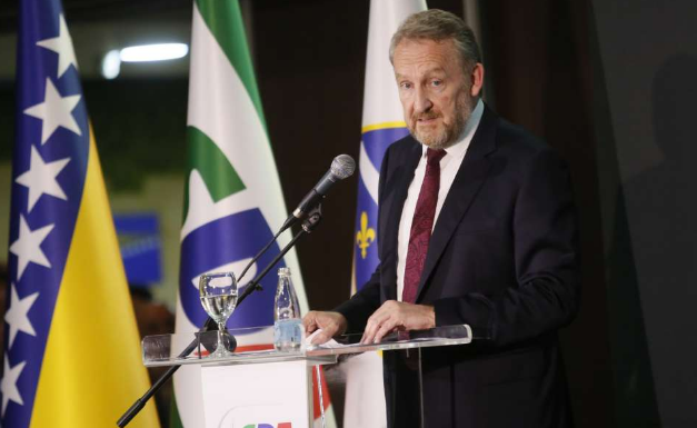 Izetbegović: Iz dopisa Čovića i Radmanovića nagovještava se nastavak blokada i ucjena