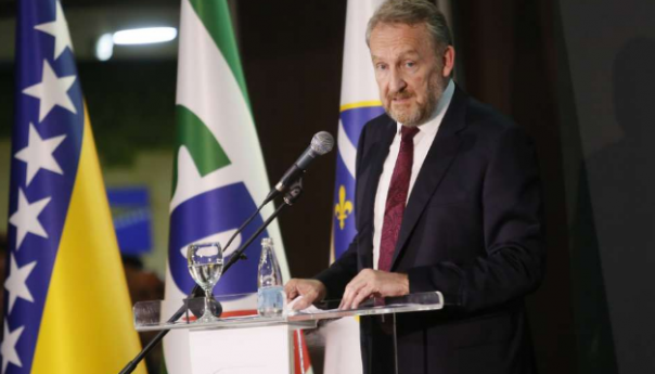 Izetbegović: Iz dopisa Čovića i Radmanovića nagovještava se nastavak blokada i ucjena