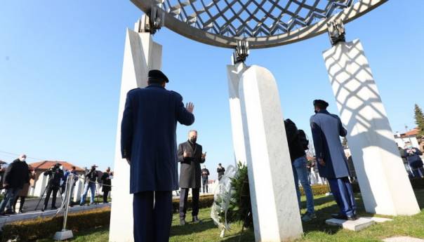 Izetbegović: Izborili smo se za slobodu, vladamo vlastitom sudbinom