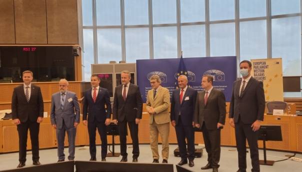 Izetbegović: Kandidatski status za BiH bi probudio optimizam