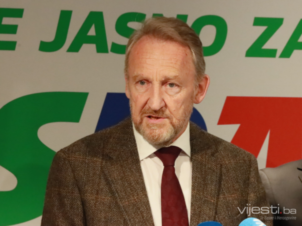 Izetbegović kritikovao Trojku, odgovorio hoće li se kandidovati