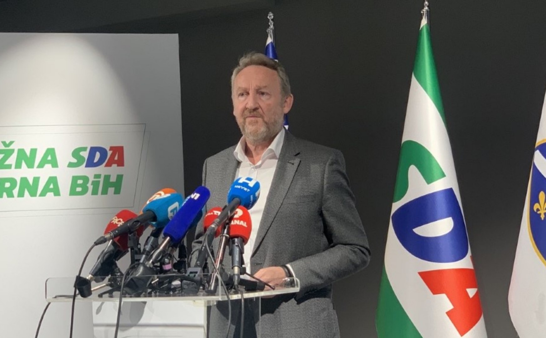 Izetbegović: Milanovićeve izjave su van pameti