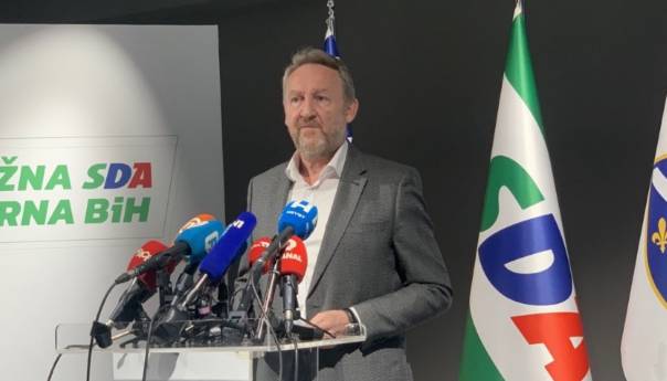 Izetbegović: Milanovićeve izjave su van pameti