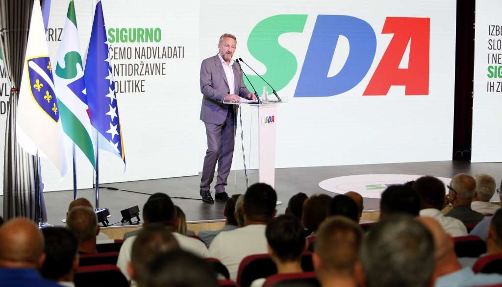 Izetbegović: Mislim da će Schmidt odustati