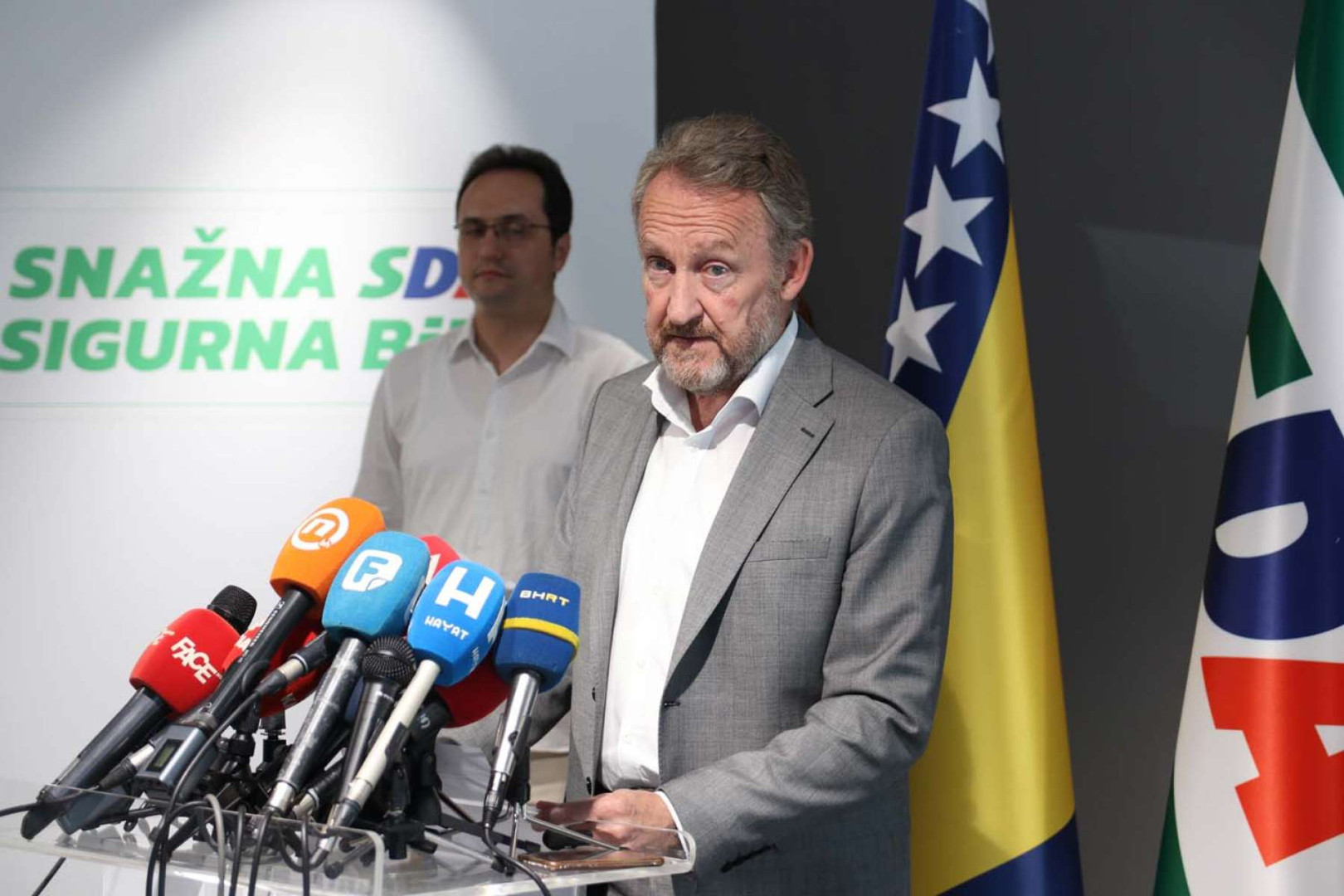 Izetbegović: Mislim da Schmidt neće donijeti odluku bez saglasnosti parlamenta