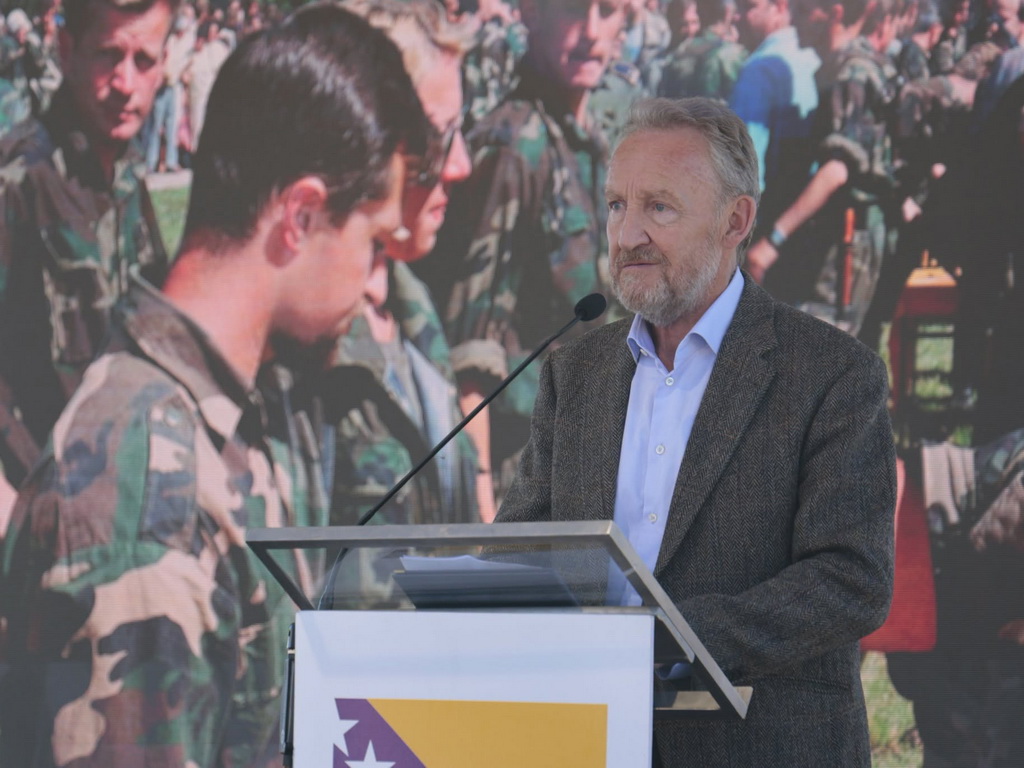 Izetbegović na Vlašiću: Nikada niste bili jači od bh. patriota, ne potcjenjujte ljude koji BiH smatraju svojom domovinom