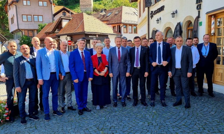 Izetbegović: Nacionalisti uzrokuju krize i blokade zbog napretka BiH