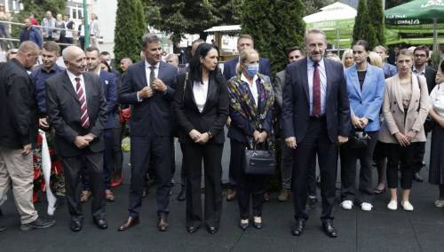 Izetbegović: Neka nam Srbija vrati branioce i isporuči zločince koje skriva