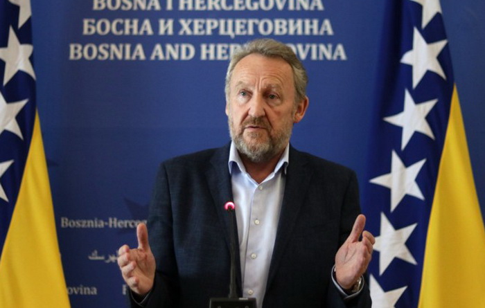 Izetbegović nije penzionisan, nije primio, niti će primiti otpremninu