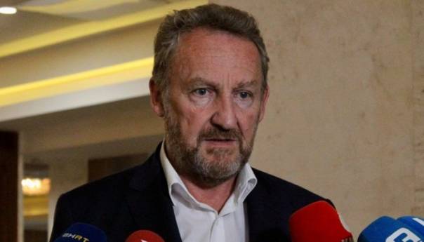 Izetbegović: Nije vitalni interes kladioničarski lobi