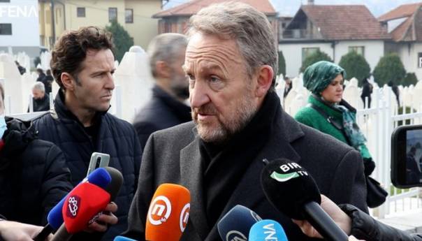 Izetbegović o detaljima sastanka s Čovićem i Dodikom
