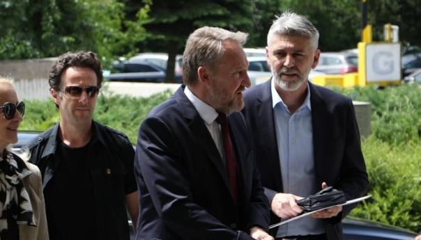 Izetbegović o finansiranju izbora: Vrijeme je da Schmidt povuče potez