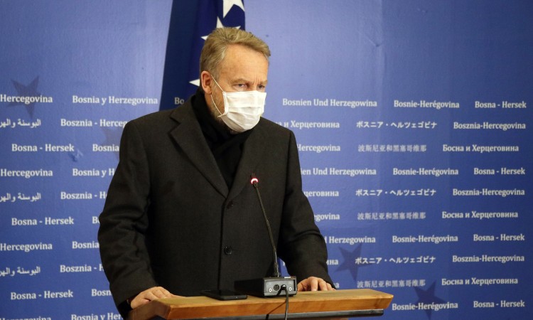 Izetbegović o smjeni VM, migrantima, Dodiku i Čoviću, aferi 'Ikona'