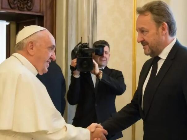 Izetbegović: Papa Franjo je razumio iskušenja kroz koja smo prošli u BiH
