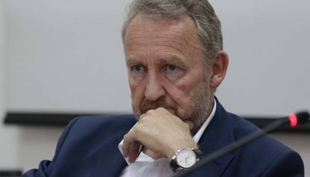 Izetbegović pohvalio rad Novalićeve vlade i najavio propagandu protiv antivaksera