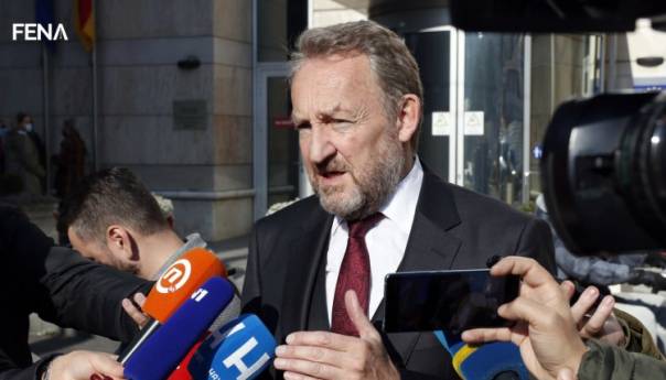 Izetbegović: Pokušavaju svesti razgovore na format SDA - HDZ, to neće ići