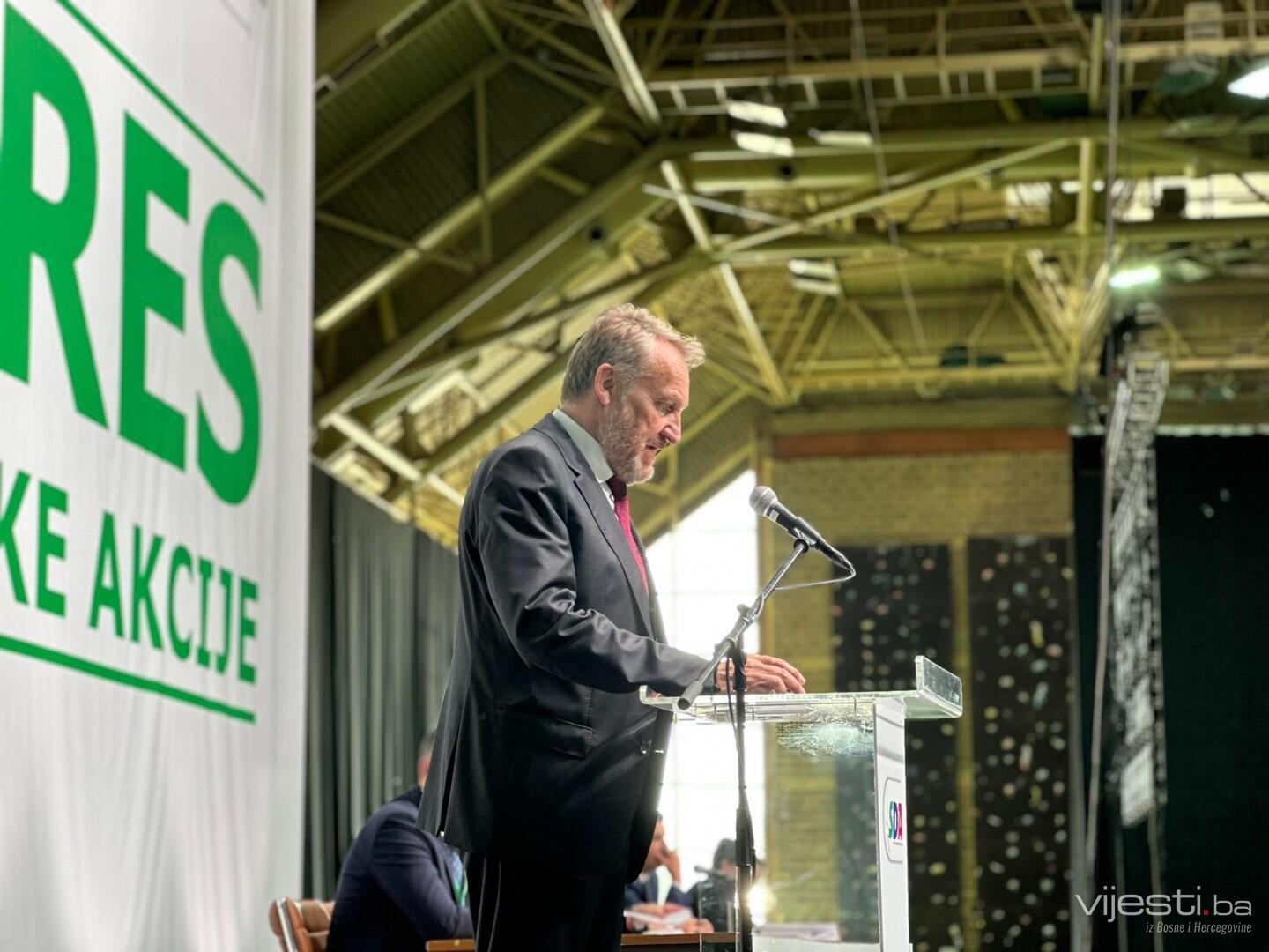 Izetbegović ponovo izabran za predsjednika SDA