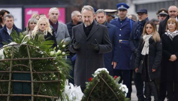 Izetbegović: Poruku optimizma treba poslati na današnji dan