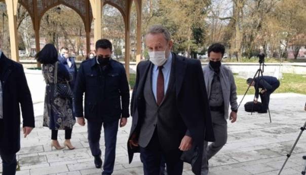 Izetbegović posjetio Aladža džamiju u Foči i uputio poruku