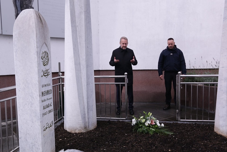 Izetbegović posjetio mezar generala Mehmeda Alagića
