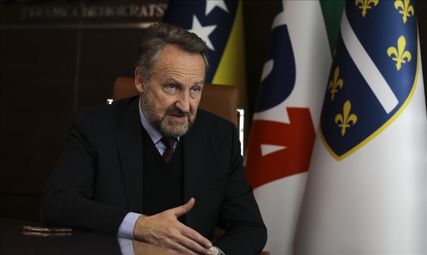 Izetbegović: Primiti Orbana u Sarajevu i objasniti mu