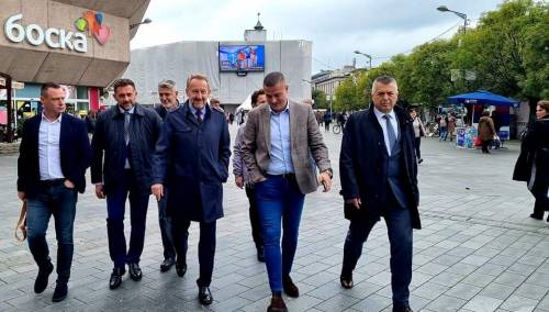 Izetbegović prošetao Banja Lukom, sreo se s Mijatovićem